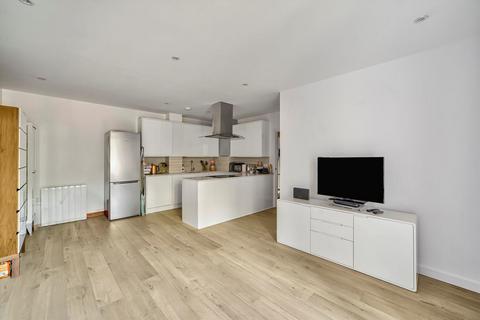 2 bedroom flat to rent, Sidmouth Avenue, Isleworth TW7
