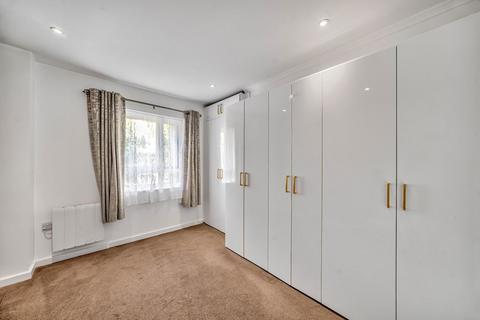 2 bedroom flat to rent, Sidmouth Avenue, Isleworth TW7