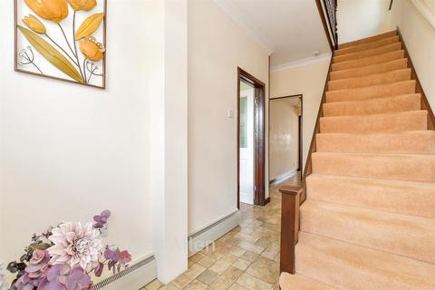 4 bedroom detached house for sale, Oakhurst Drive, Wickford, Essex