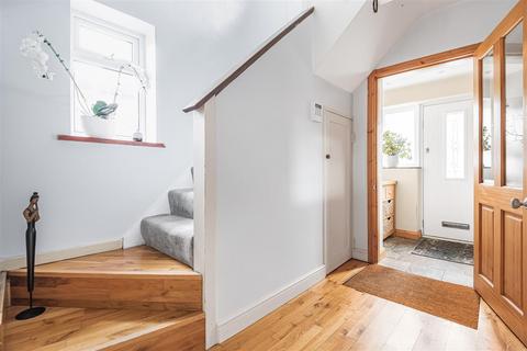 4 bedroom semi-detached house for sale, New Road, Radlett