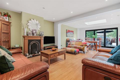4 bedroom semi-detached house for sale, New Road, Radlett