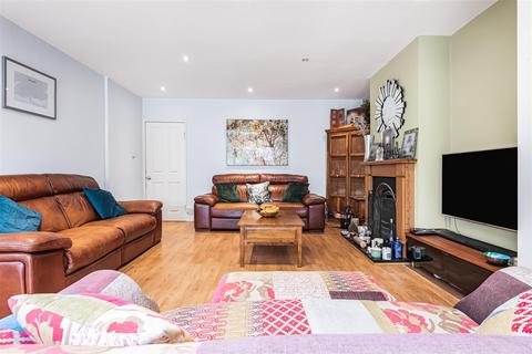 4 bedroom semi-detached house for sale, New Road, Radlett