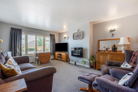 2 bedroom semi-detached bungalow for sale, Chaucer Avenue, Andover