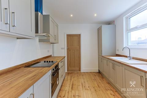 4 bedroom terraced house for sale, Victoria Road, Plymouth PL5