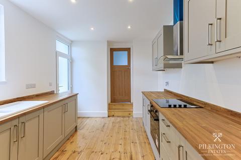 4 bedroom terraced house for sale, Victoria Road, Plymouth PL5