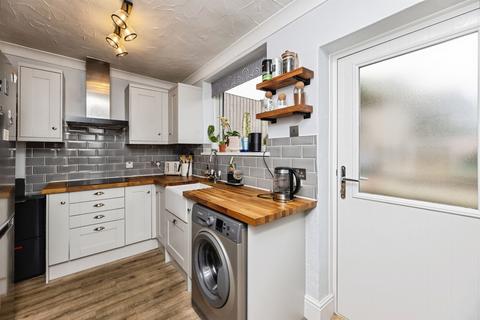 2 bedroom end of terrace house for sale, Westerton Road, Tingley, Wakefield