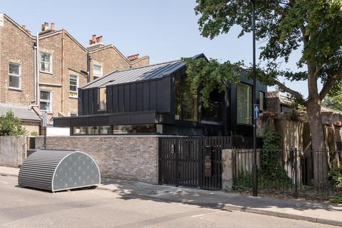 2 bedroom house for sale, Milton Grove, London