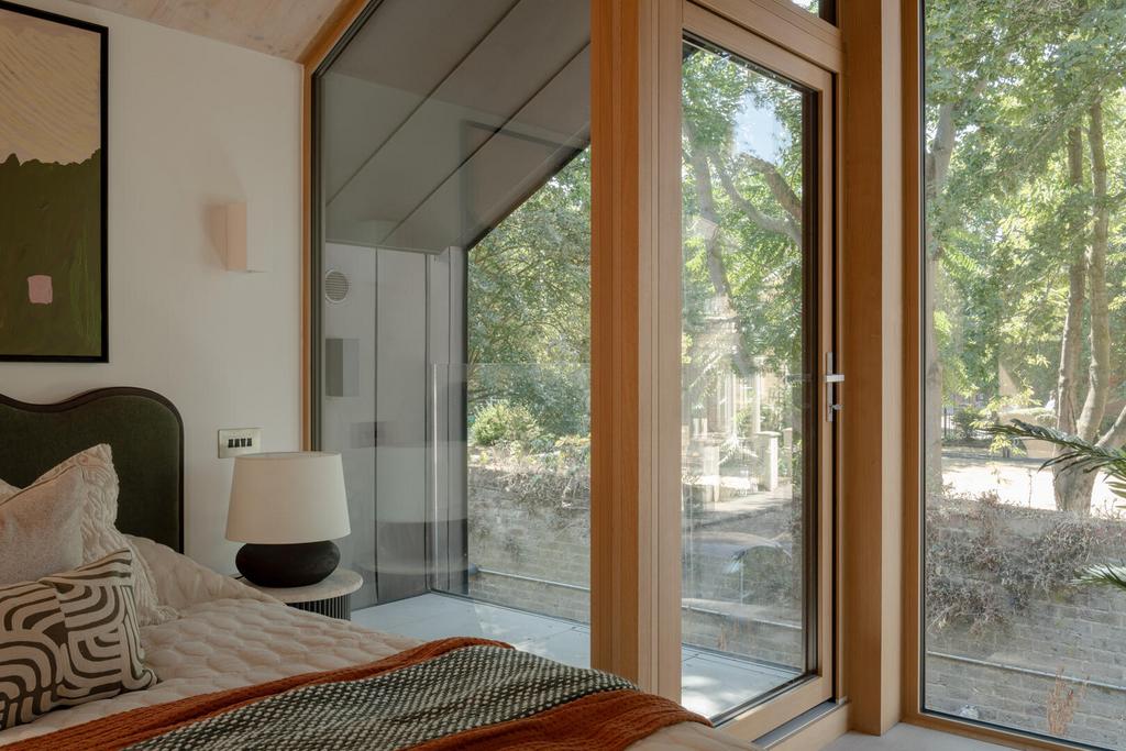 Master bedroom, balcony