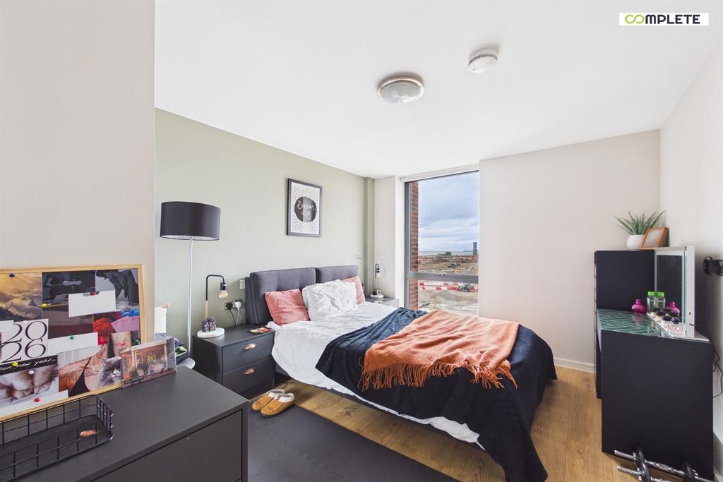 Apartment in Liverpool, Ten Streets, Vauxhall - More