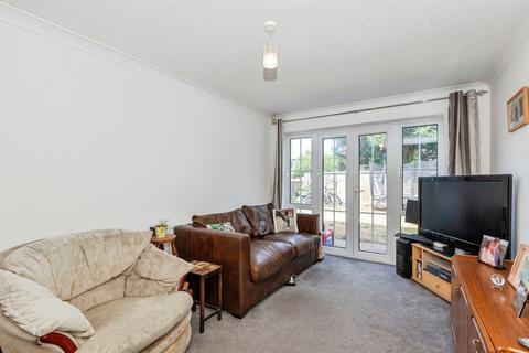 4 bedroom semi-detached house for sale, Sandringham Court, SLOUGH