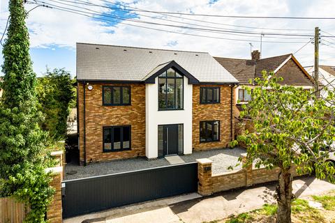 4 bedroom detached house for sale, Grange Avenue, Wickford, SS12