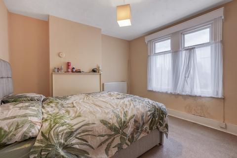 2 bedroom terraced house to rent, Delce Road, Rochester