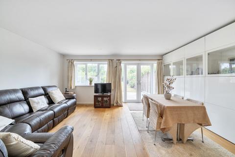 2 bedroom bungalow for sale, Howletts Lane, Ruislip