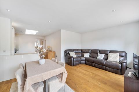 2 bedroom bungalow for sale, Howletts Lane, Ruislip