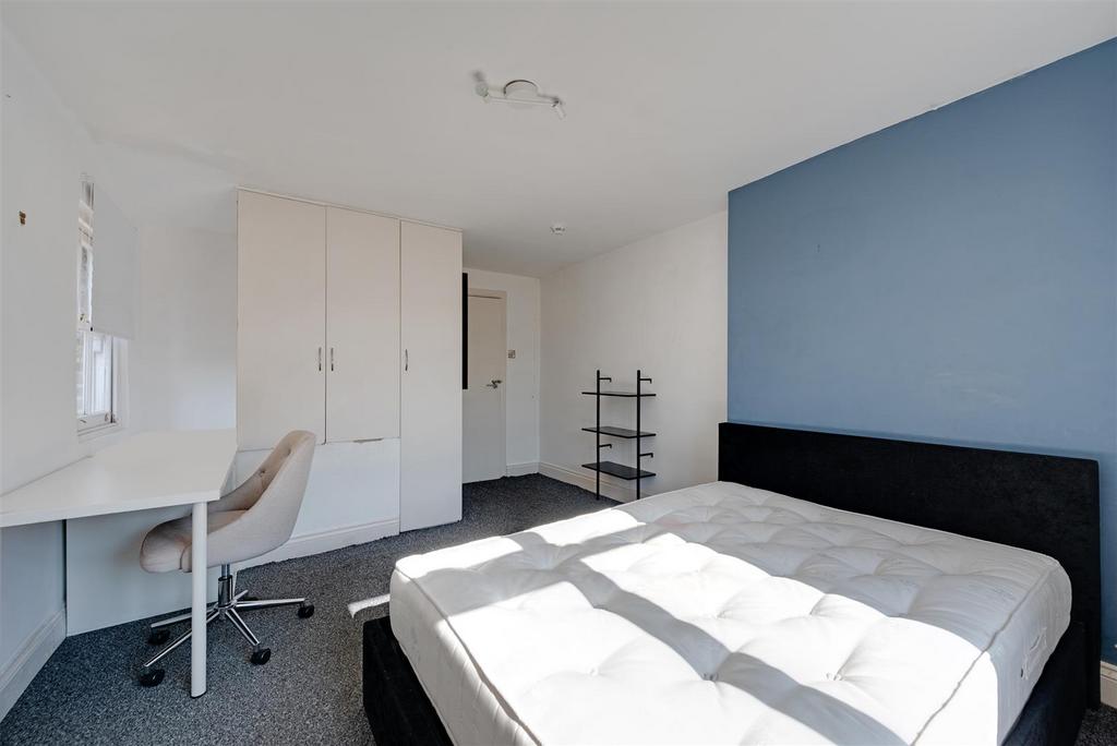 Apartment in London - More