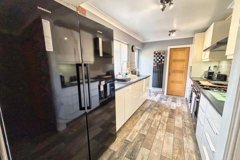 4 bedroom detached house for sale, Swn Yr Afon, Kenfig Hill, CF33