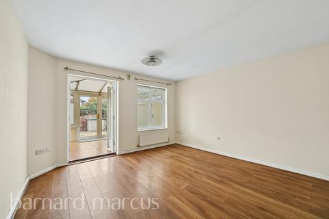 2 bedroom house to rent, Garrison Close, HOUNSLOW