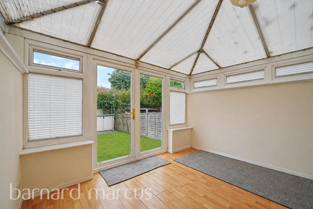House in HOUNSLOW - View 2