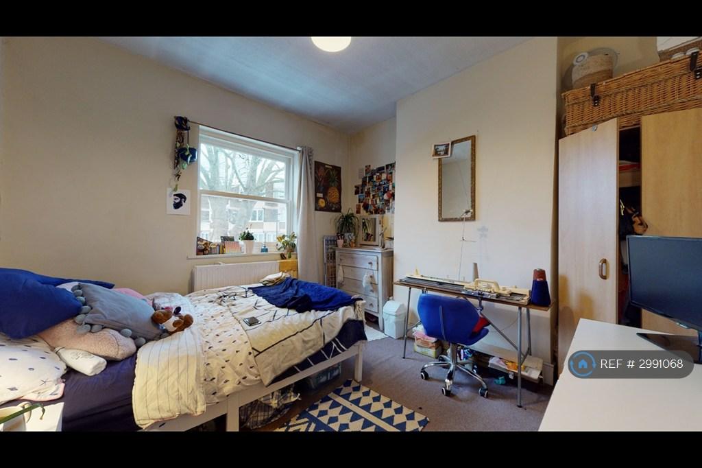 House in London - View 2