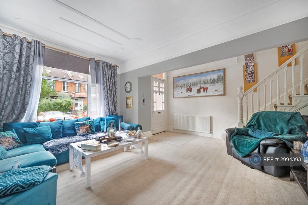 House in London - View 2