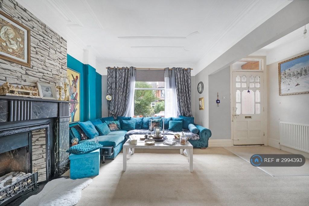 House in London - View 3