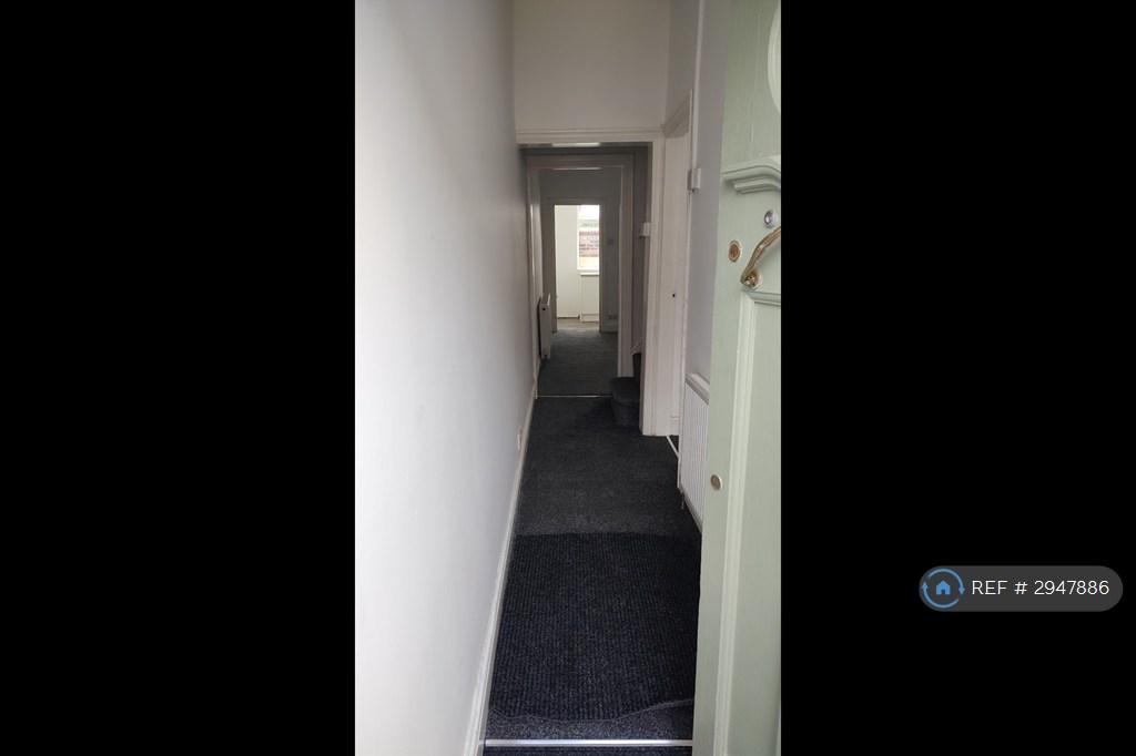 House in Salford, Charlestown - More
