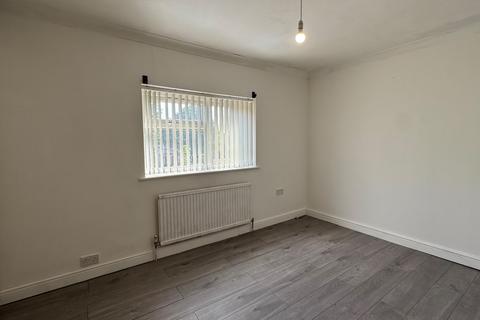 3 bedroom house to rent, Northern Road, Slough, SL2 1LU