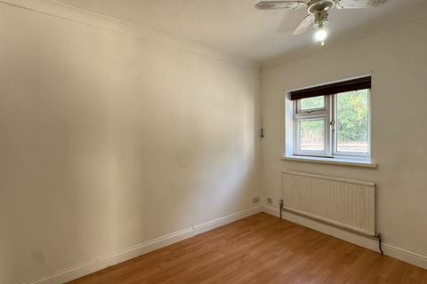 3 bedroom house to rent, Northern Road, Slough, SL2 1LU