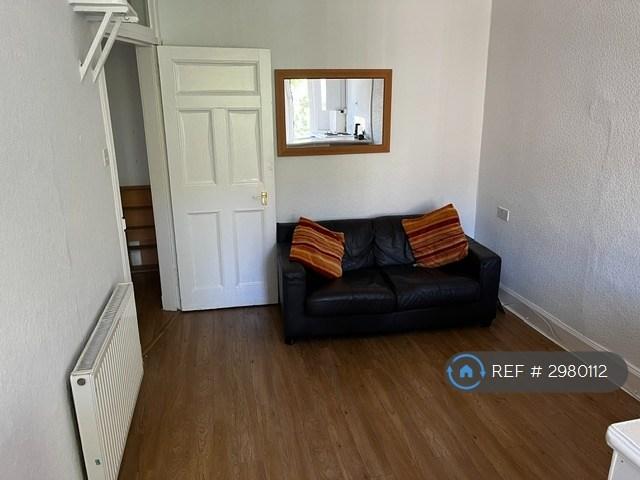 Apartment in Glasgow - View 3