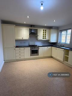 3 bedroom semi-detached house to rent, Lower Hadderidge, Stoke-On-Trent, ST6