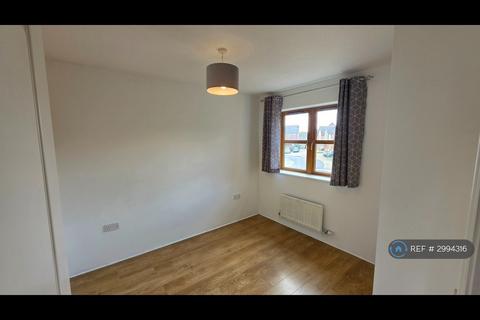 4 bedroom semi-detached house to rent, Benacre Croft, Milton Keynes, MK4