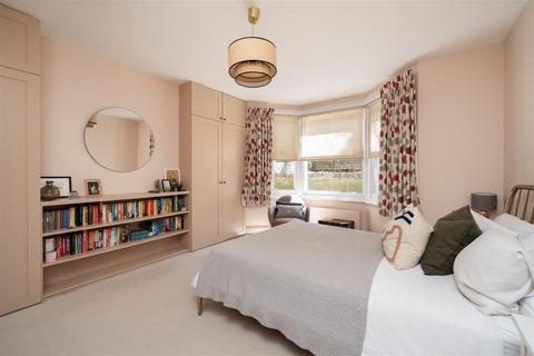 2 bedroom flat for sale, Lilford Road, London, SE5