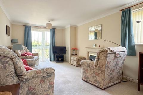 2 bedroom flat for sale, Kings Road, Horsham, RH13