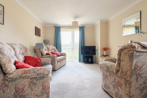 2 bedroom flat for sale, Kings Road, Horsham, RH13