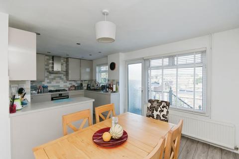 3 bedroom end of terrace house for sale, Thakeham Close, Bexhill-on-Sea, East Sussex, TN40