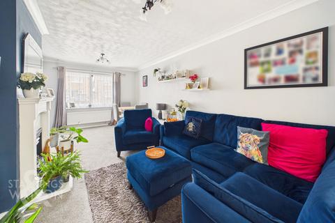 3 bedroom end of terrace house for sale, Graham Square, Norwich