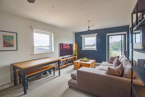 2 bedroom flat for sale, Bridge Road East, Welwyn Garden City, AL7