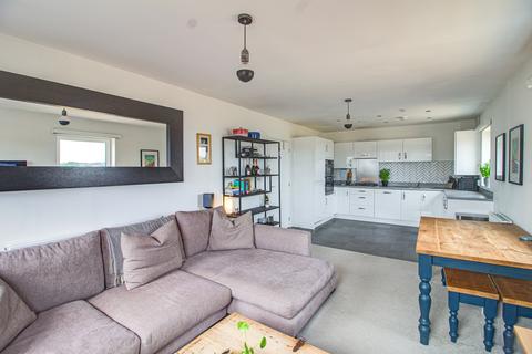 2 bedroom flat for sale, Bridge Road East, Welwyn Garden City, AL7