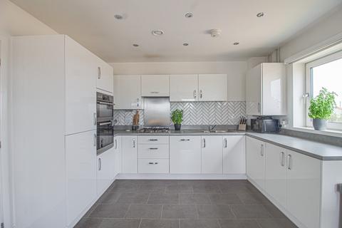 2 bedroom flat for sale, Bridge Road East, Welwyn Garden City, AL7