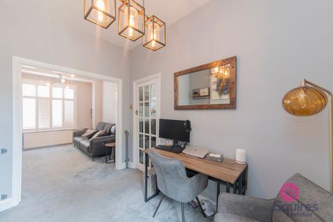 Long Lane, London, N3