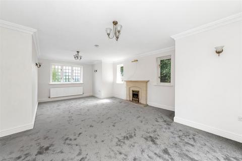 4 bedroom detached house for sale, Badgers Walk, Purley CR8