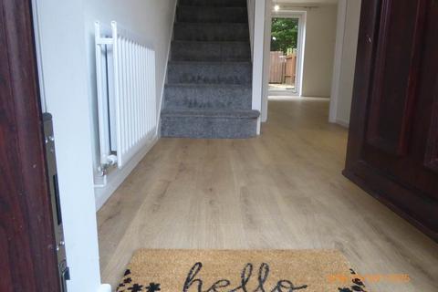 2 bedroom house to rent, Johnstown, Carmarthen,