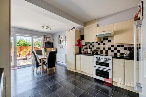 4 bedroom semi-detached house for sale, Helston Gardens, Reading, RG2