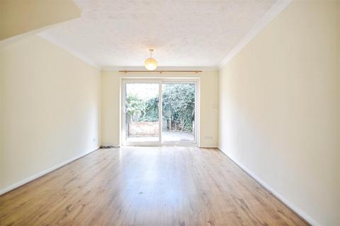 2 bedroom terraced house for sale, Manor Vale, Brentford
