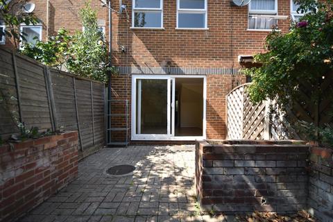 2 bedroom terraced house for sale, Manor Vale, Brentford