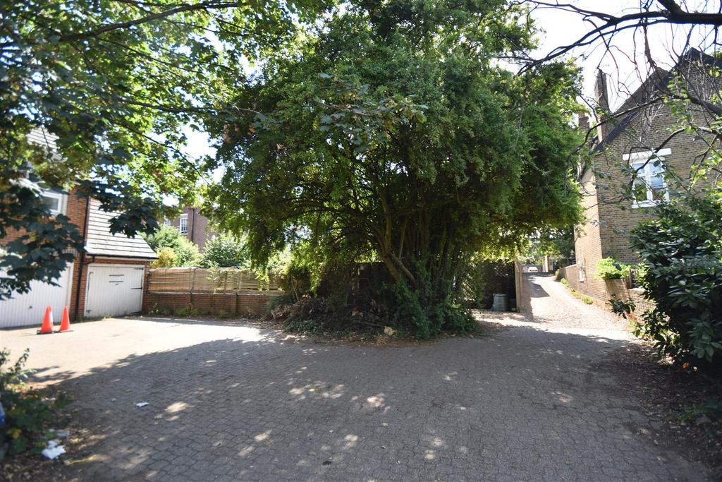 Driveway view, driveway