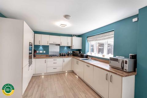 4 bedroom detached house for sale, West End Lane, New Rossington, Doncaster