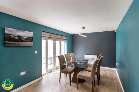4 bedroom detached house for sale, West End Lane, New Rossington, Doncaster