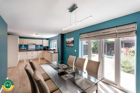 4 bedroom detached house for sale, West End Lane, New Rossington, Doncaster