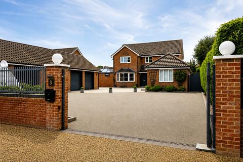 4 bedroom detached house for sale, Lushers Meadow, Attleborough, Norfolk, NR17